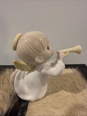 Precious Moments-Joy Ceramic Angel Figurine in Cream and Pale Yellow